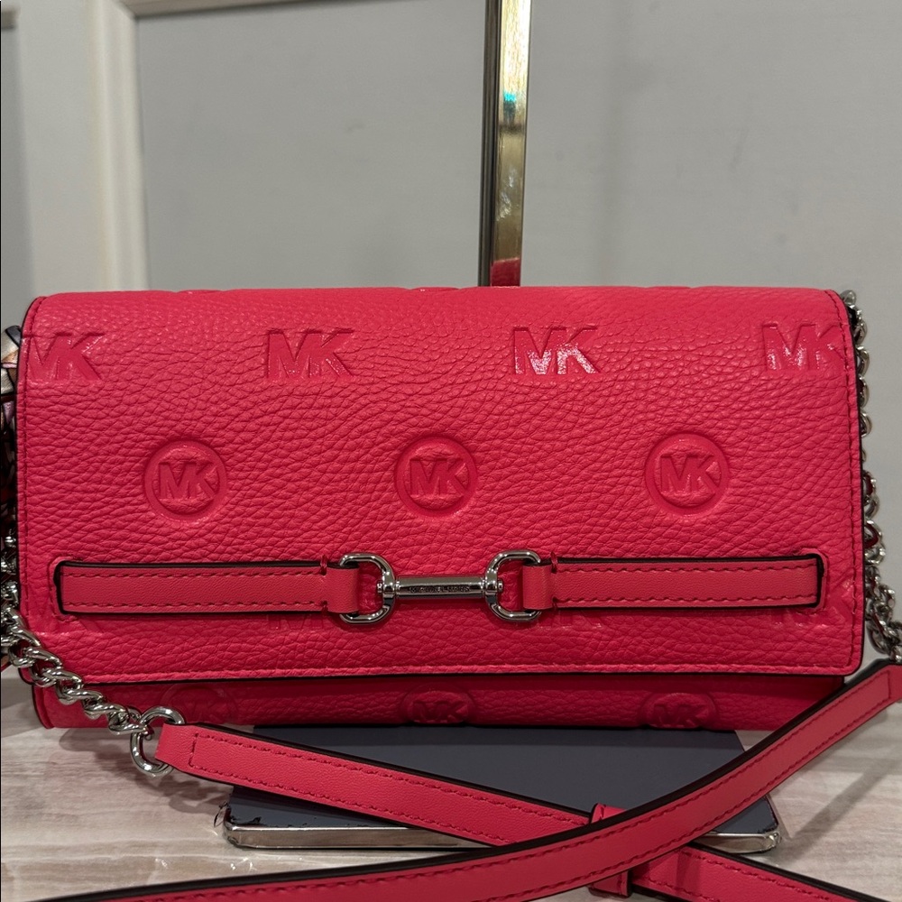 Michael Kors Bag Carson Pink Leather Embossed Logo Crossbody Wallet Set - Picture 4 of 17